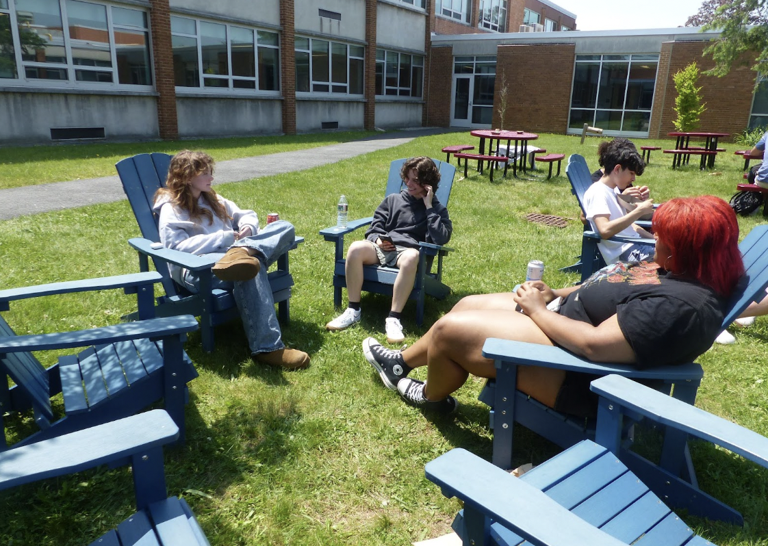 Juniors in the Senior Courtyard